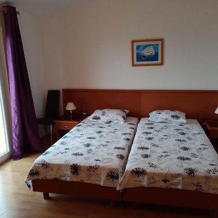 Apartmani Nado Majica Sveti Filip i Jakov Eksteriør billede